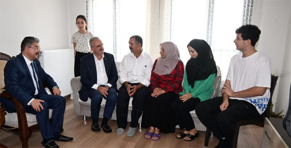 İçişleri Bakan Yardımcısı Sayın Münir Karaloğlu, beraberinde Osmaniye Valisi Dr.