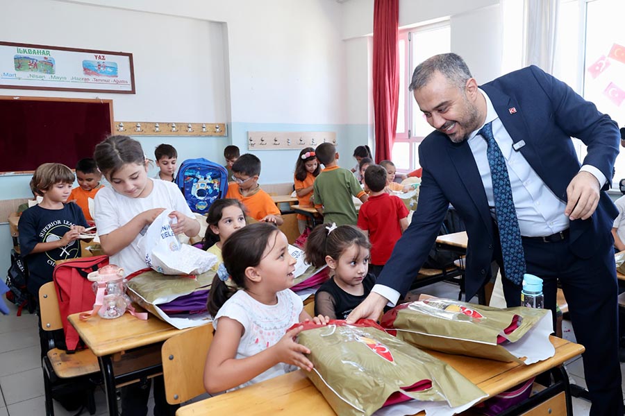 Eğitimde fırsat eşitliğini sağlayarak ailelerin bütçesine destek olmayı hedefleyen Hanifi