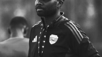 Adanaspor Teknik Direktörü Sol Bamba, Manisa deplasmanında rahatsızlanarak hastaneye kaldırıldı