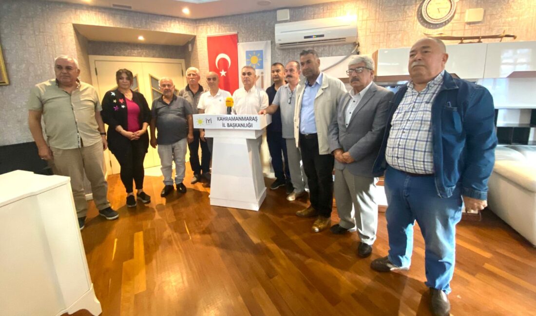İYİ Parti Kahramanmaraş İl Başkanı Süleyman Tekerek, parti il binasında