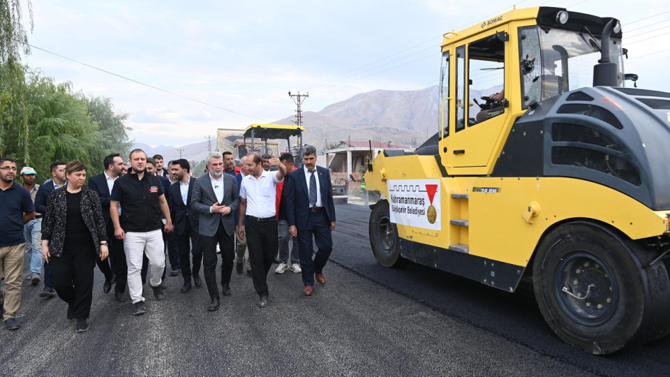 Elbistan’da Söğütlü, Çilingir ve Gürbüz Turak caddelerinde gerçekleştirilen asfalt yenileme