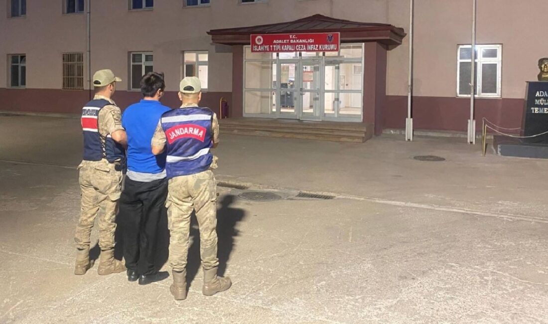 Gaziantep’in Nurdağı ilçesinde jandarma operasyonu gerçekleştirildi. Yapılan operasyonda, plakası belirtilmeyen