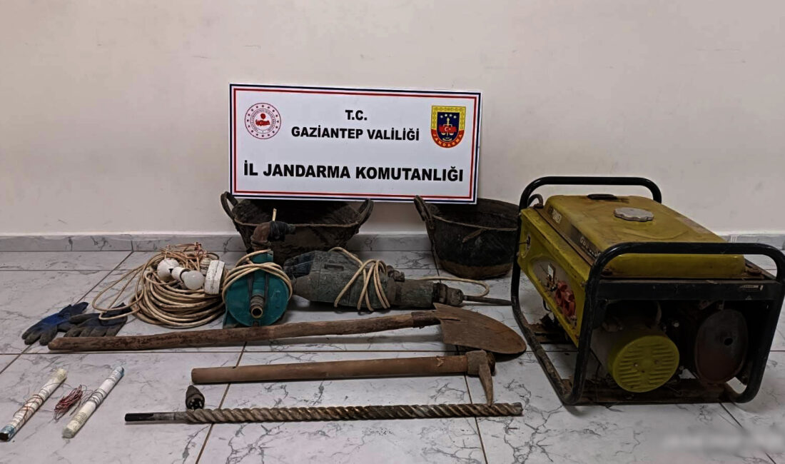 Nurdağı ilçesinde jandarma ekipleri tarafından düzenlenen operasyonda, tarihi eser kaçakçılığı
