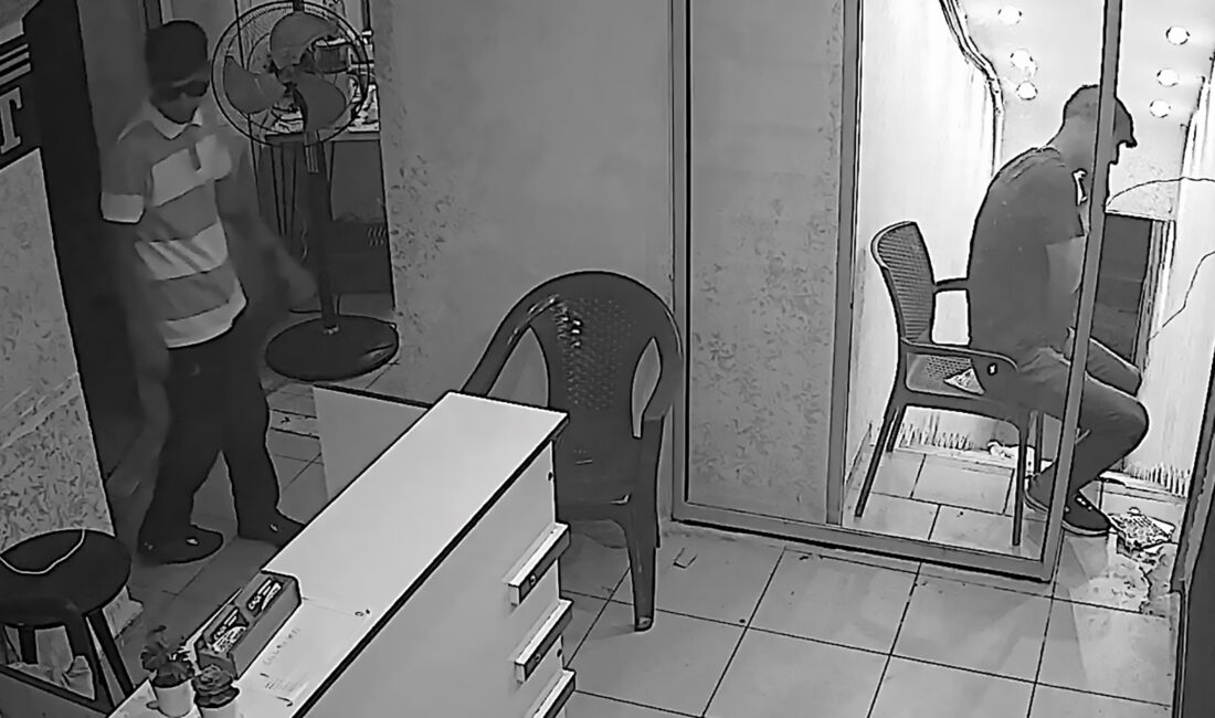 Adana’da gece vakti güneş gözlüğü takarak yüzünü gizlemeye çalışan 17