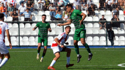 Kahramanmaraş İstiklal Spor ile Kilis Belediyespor arasında oynanan Ziraat Türkiye