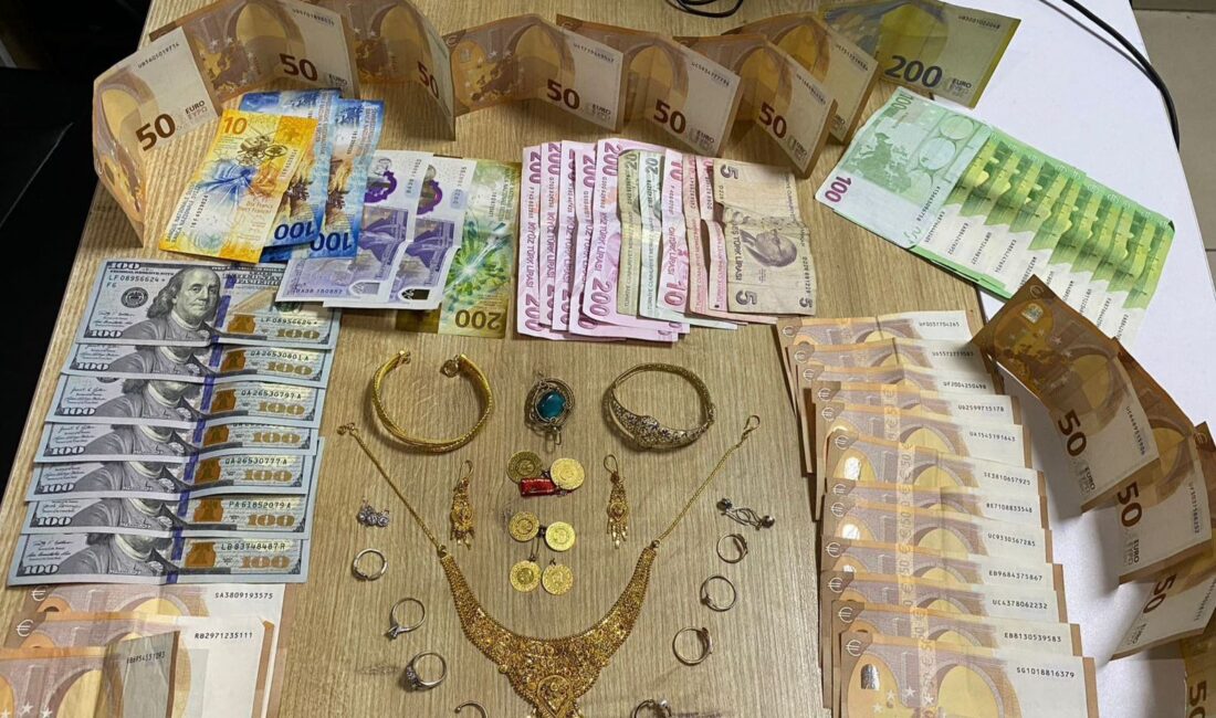 Kahramanmaraş’ta bir evden 350 bin TL değerinde altın ve döviz