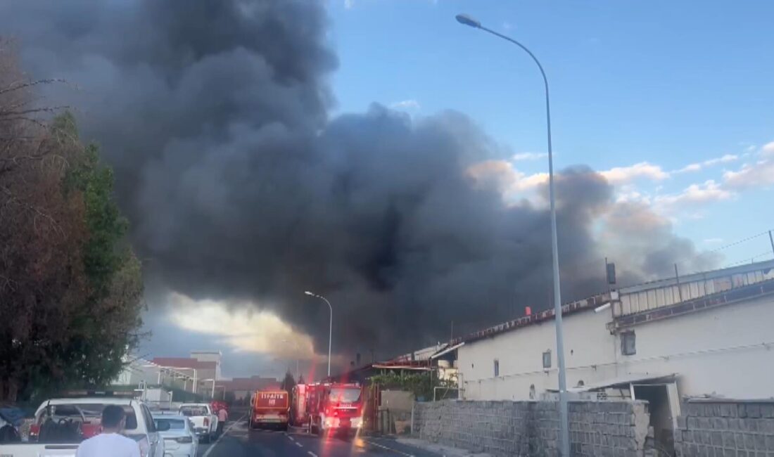 Kayseri’de bir keçe fabrikasında yangın çıktı. Organize sanayi bölgesinde bulunan