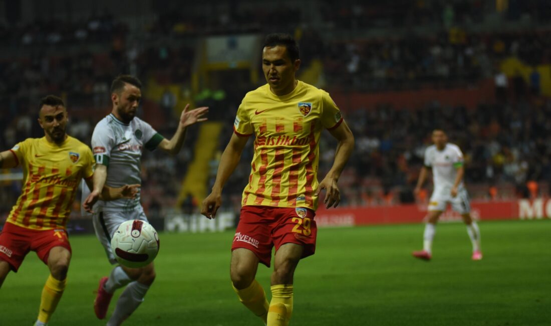 Kayserispor’da forma giyen Özbek oyuncu Otabek Shukurov’un yurt dışındaki bir