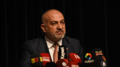 Ali Çamlı, Kayserispor’un genel kurulunda yeniden başkan seçildi. Yapılan oylama