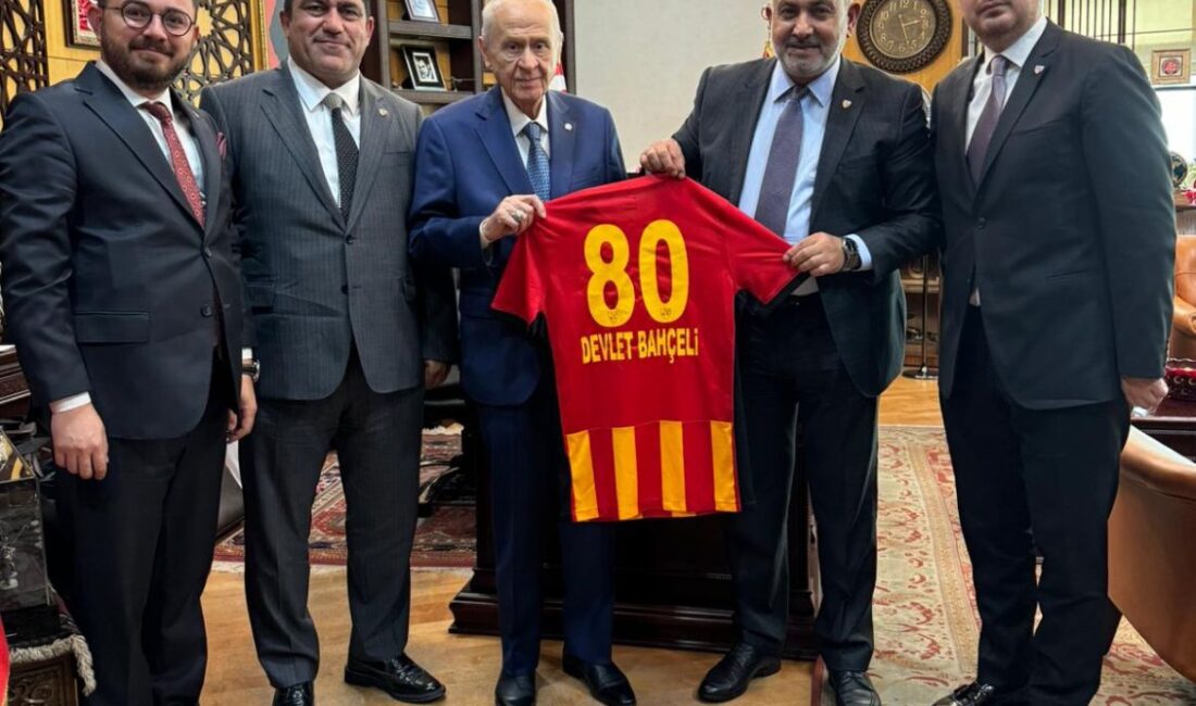 Kayserispor Başkanı Ali Çamlı ve beraberindeki heyet, Milliyetçi Hareket Partisi