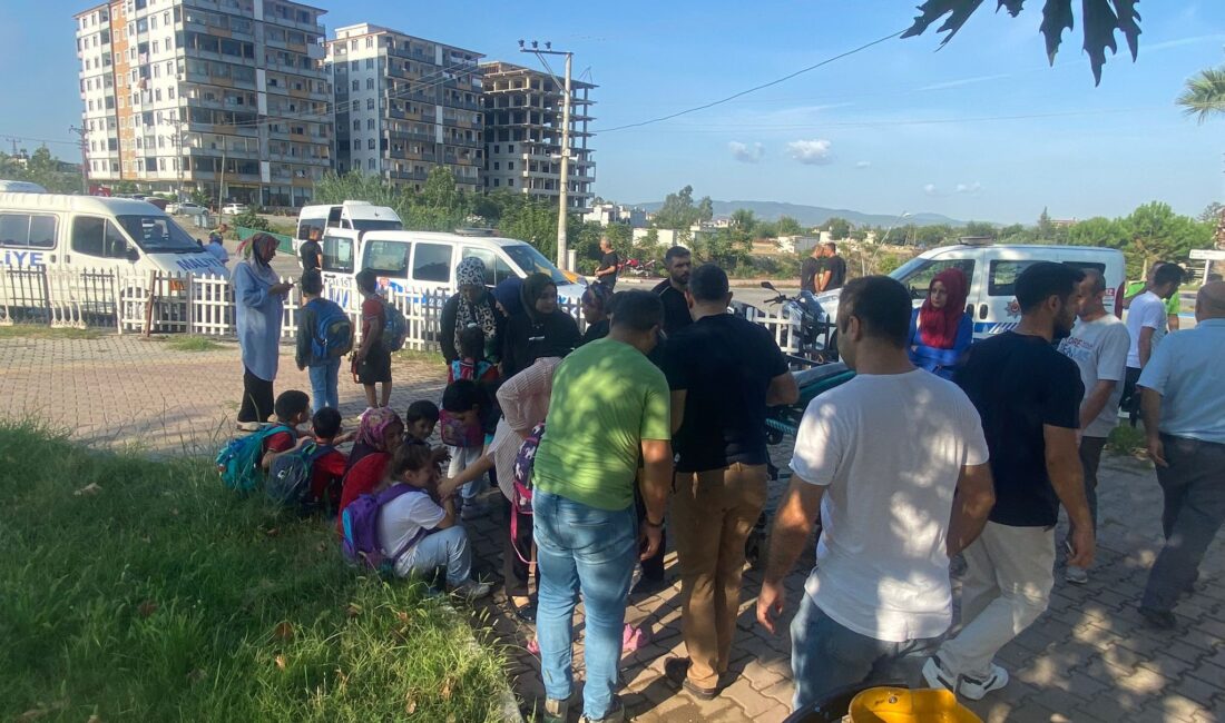 DÜZİÇİ, Osmaniye’de meydana gelen trafik kazasında, öğrenci servisi ile otomobilin