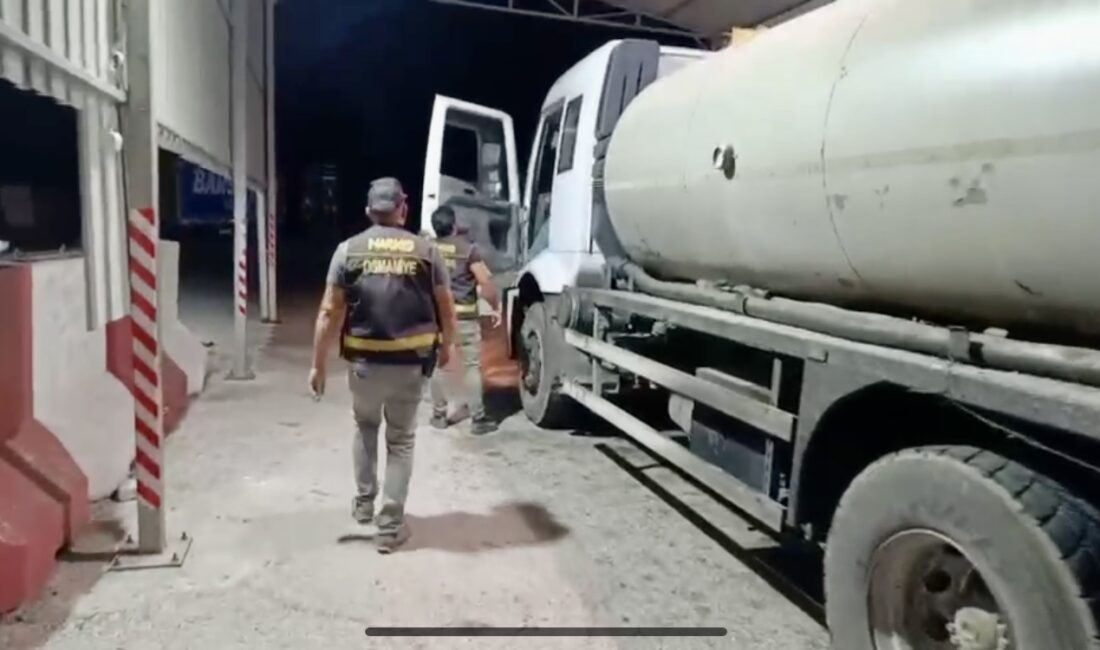 Osmaniye’de polis ekipleri, şüpheli bir durumu incelemek için durdurdukları asfalt