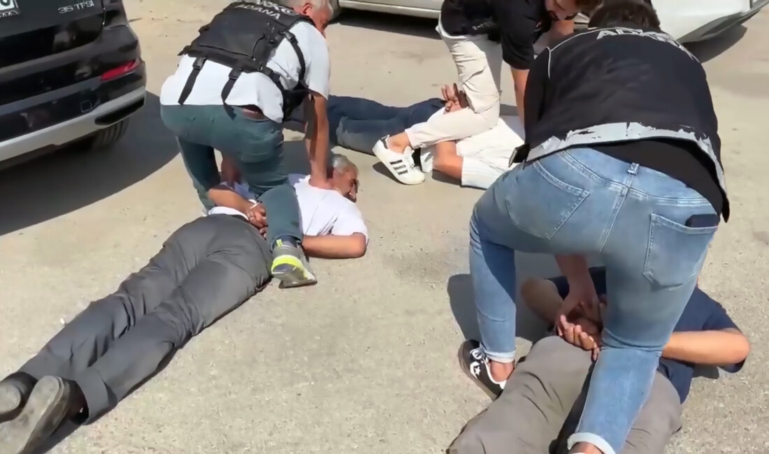 Adana’da gerçekleşen olayda, bir TIR şoförü polisin takibi sonucu metamfetamin