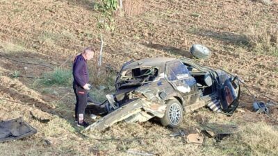 Kahramanmaraş’ın Göksun ilçesinde otomobilin takla atması sonucu 2 kişi yaralandı.