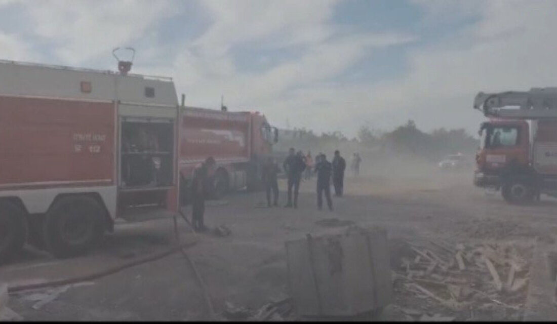Kahramanmaraş’ta hastane inşaatında çıkan yangın maddi hasara neden oldu.