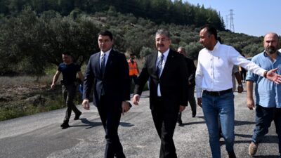 Osmaniye Valisi Dr. Erdinç Yılmaz, D-400 Osmaniye-Toprakkale Yolu çalışmalarında incelemelerde