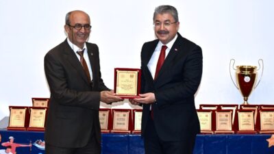 Amatör Spor Haftası etkinlikleri kapsamında “Sporun En’leri” ödül töreni, Vali