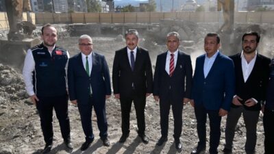 Osmaniye Esenevler Mahallesi sınırları içerisinde bulunan, Türk Telekom Hizmet binası