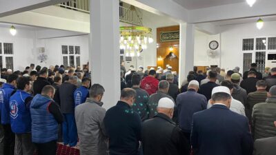 Osmaniye Yavuz Sultan Selim Camisinde, KYK da kalan üniversiteli öğrenciler,