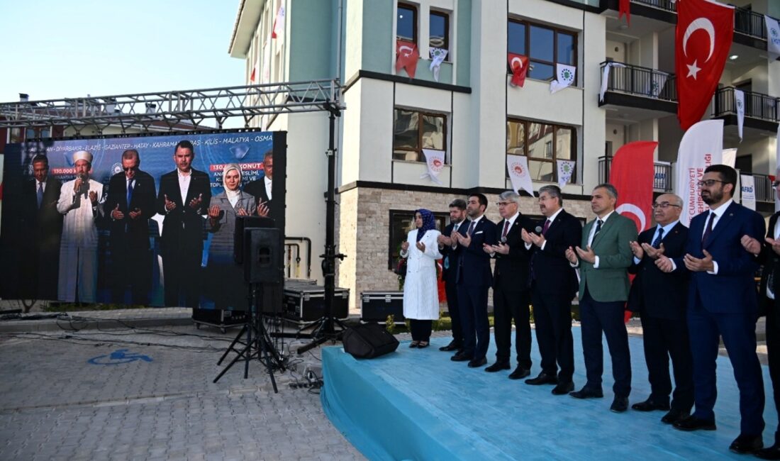 Cumhurbaşkanı Recep Tayyip Erdoğan’ın canlı bağlantı ile katıldığı Deprem Konutları