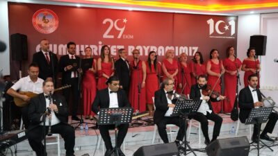 Osmaniye Valiliği tarafından, Cumhuriyetimizin Kuruluşunun 101. Yıldönümü dolayısıyla resepsiyon düzenlendi.