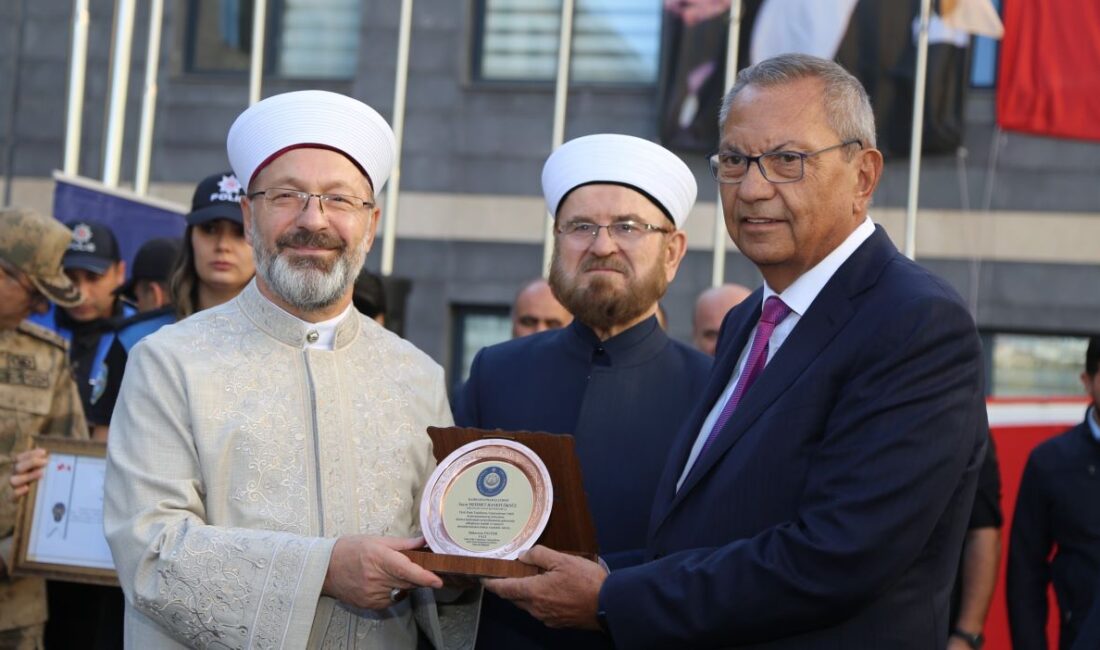 Kahramanmaraş Emniyet Müdürlüğü’ne 63 Araç Bağışı Kahramanmaraş Emniyet Müdürlüğü’ne, hayırsever