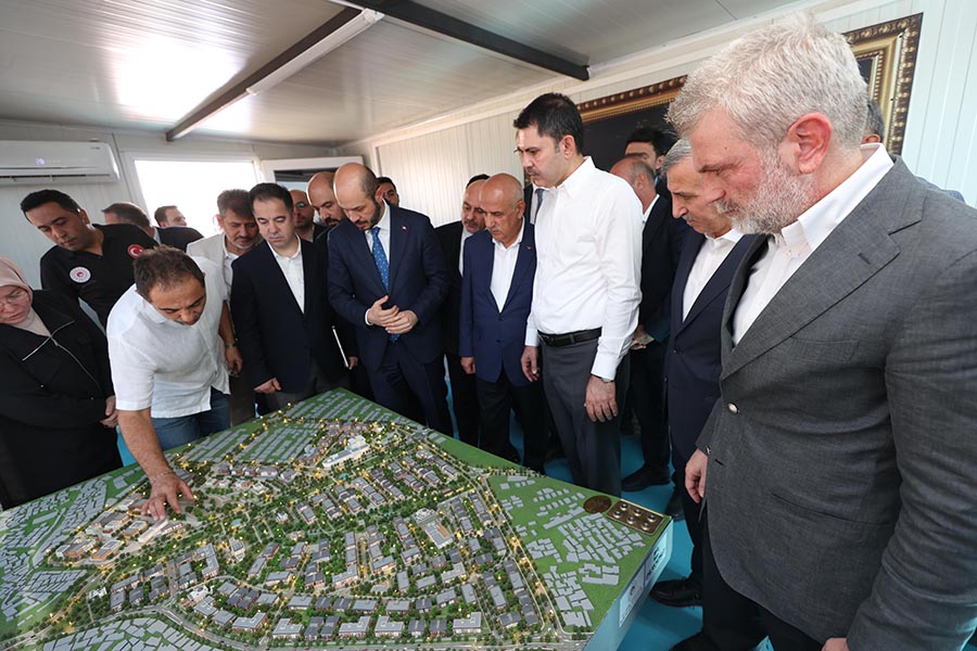 Kahramanmaraş’ta bir dizi ziyaret ve incelemelerde bulunan Çevre, Şehircilik ve
