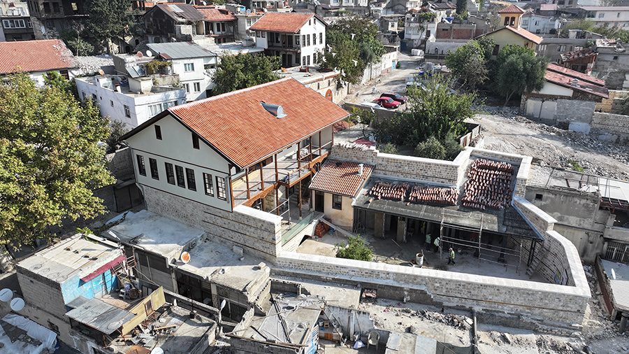 Büyükşehir Belediyesi, 6 Şubat depremlerinde hasar alan Tarihi Arslanbey Konağı’nın