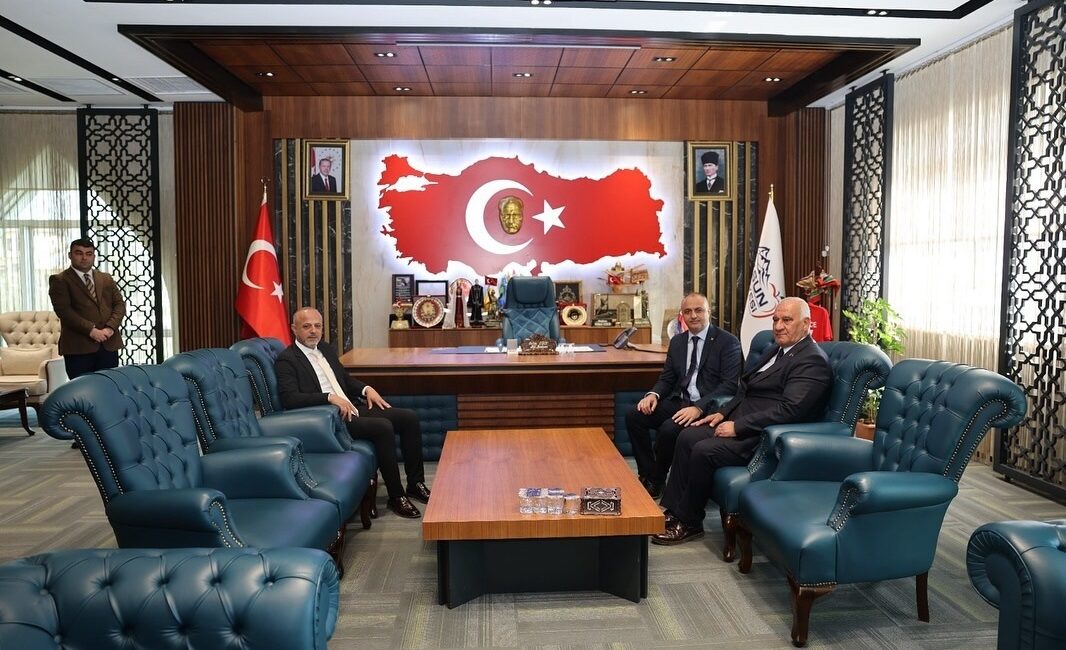Geçtiğimiz aylarda Andırın’a gelerek Andırın  Belediye Başkanı Ahmet Sinan Gökşen’i