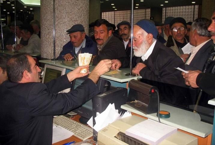 29 Ekim Cumhuriyet Bayramı’nda emeklilere ikramiye verilip verilmeyeceği merak ediliyor.