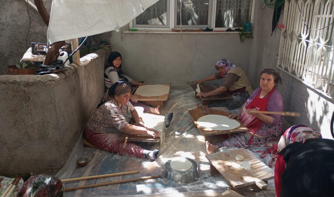 Kahramanmaraş’ta vatandaşların vazgeçilmezi olan yufka ekmeğin tatlı telaşı başladı. Saç