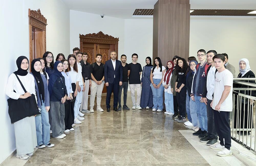 Onikişubat Belediye Başkanı Hanifi Toptaş, Üniversite Hazırlık Kursu kapsamında yapılan