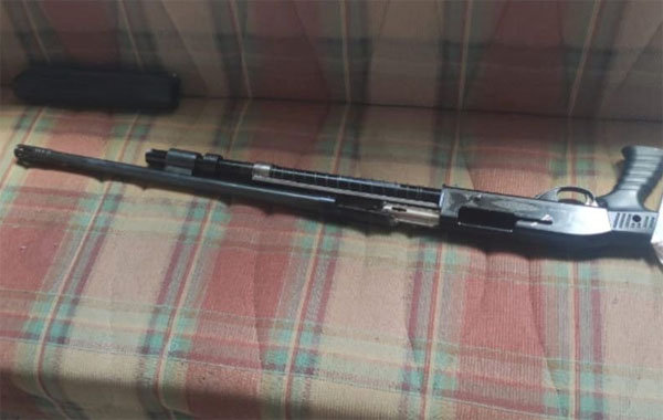 Kadirliye bağlı Çukurköprü köyünde gece saatlerinde araçtan av tüfeği ile