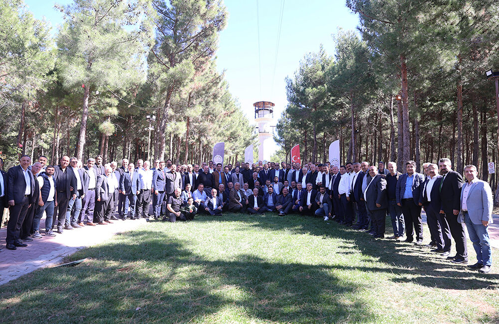 Dulkadiroğlu Belediye Başkanı Mehmet Akpınar, 19 Ekim Muhtarlar Günü dolayısıyla