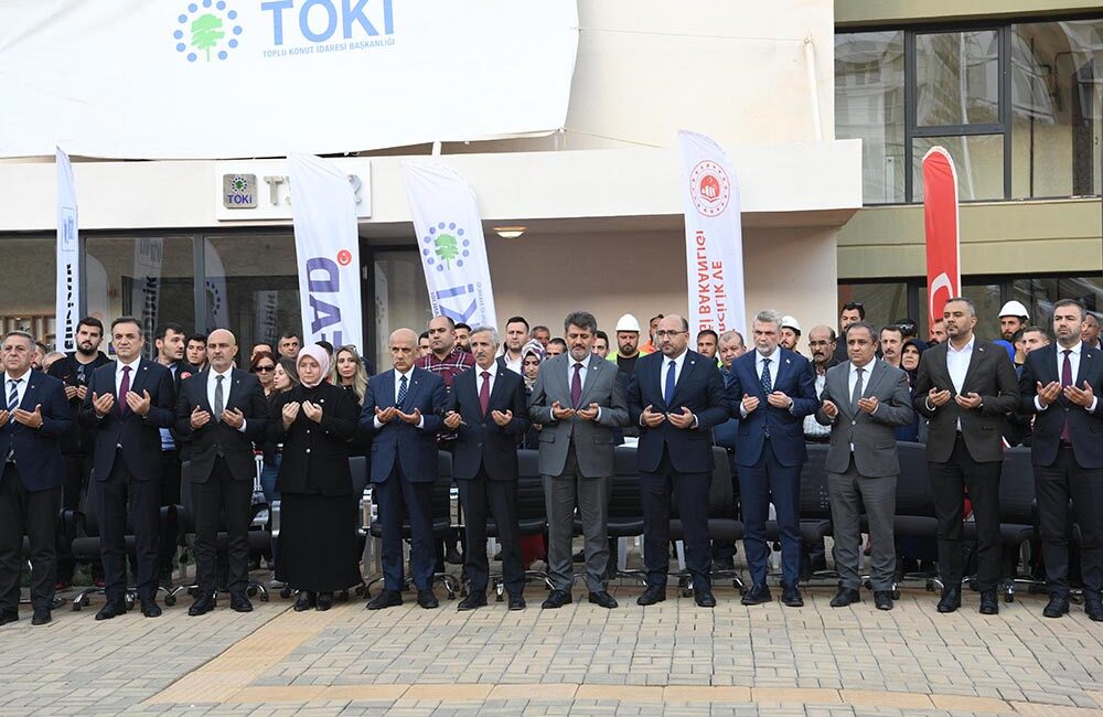 Cumhurbaşkanı Recep Tayyip Erdoğan’ın canlı bağlantıyla katıldığı programda, 3 bin