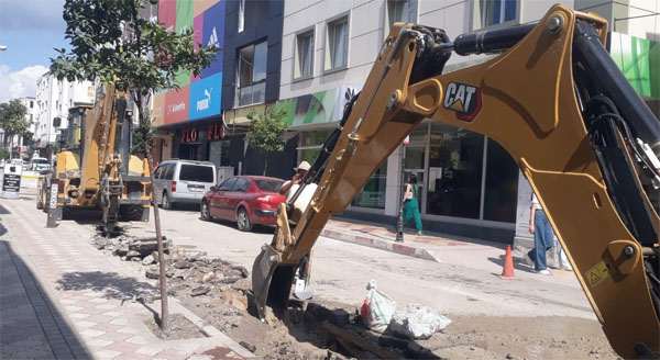 Kadirli Belediyesi Uzun Çarşıda devam eden doğalgaz çalışmaları ile ilgili