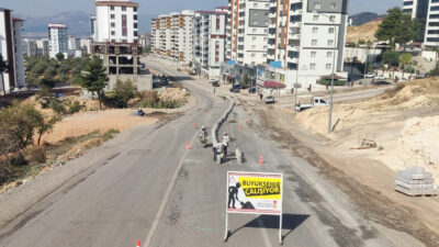 Büyükşehir Belediyesinin mobil hizmet ekibi, şehrin muhtelif noktalarında deforme olan