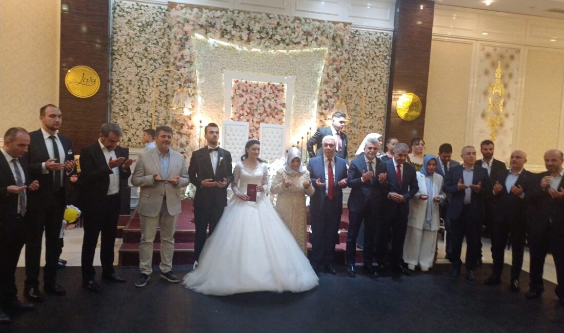 Kahramanmaraş’ta düzenlenen muhteşem bir düğünle Cuma Güler ve Gülnaz Baturay