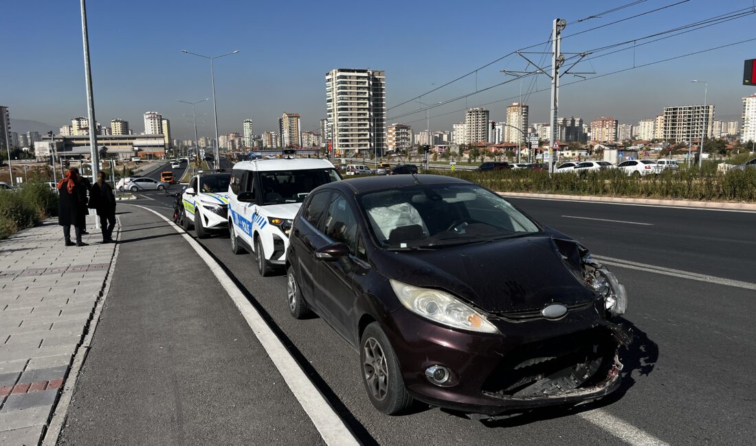 Furkan KAVUKLU-Nuray UZATMAZ/KAYSERİ, – KAYSERİ’de, çuvala koyduğu kediyi motosikletiyle mahallesinden