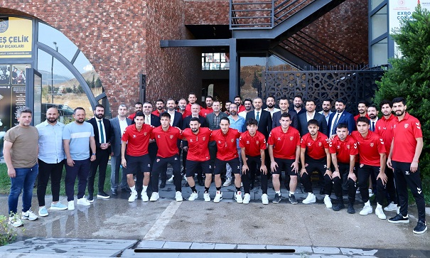 Kahramanmaraşlı yıldız oyuncular ve genç yeteneklerden kurulan şampiyonluk adayı Onikişubatspor’un