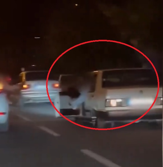 KAYSERİ, – KAYSERİ’de kapısı açık otomobili ile seyreden sürücüye 32