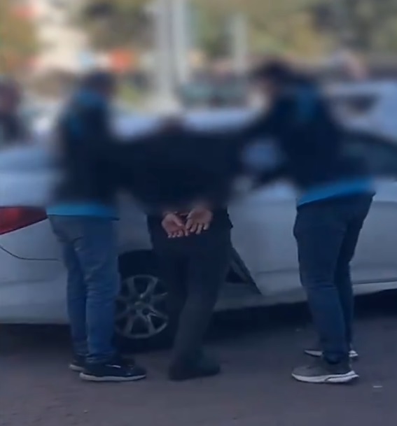 Nuray UZATMAZ/KAYSERİ, – KAYSERİ’de kendisini polis olarak tanıtıp, arama yapacağı