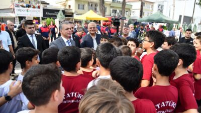 Osmaniye Belediyesi İtfaiye Müdürlüğü tarafından düzenlenen trafik kazası yaralı kurtarma