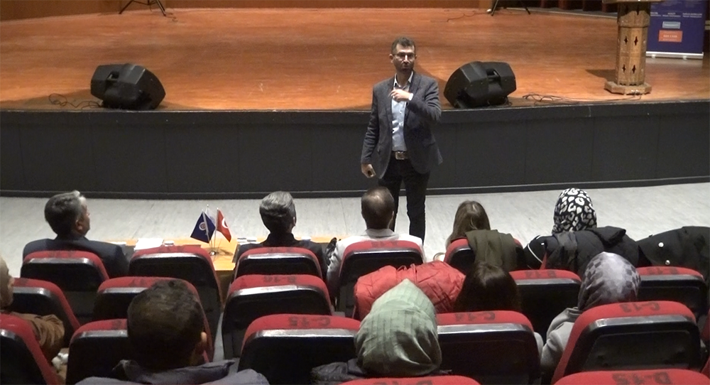 Eğitim yatırımlarıyla öğrencilerin daima yanında olan Hanifi Toptaş başkanlığındaki Onikişubat