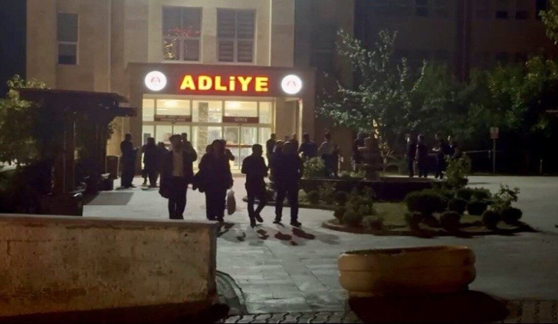 Kahramanmaraş’ın Türkoğlu ilçesinde sahipsiz bir ata sopayla döven saldırgan tutuklandı.