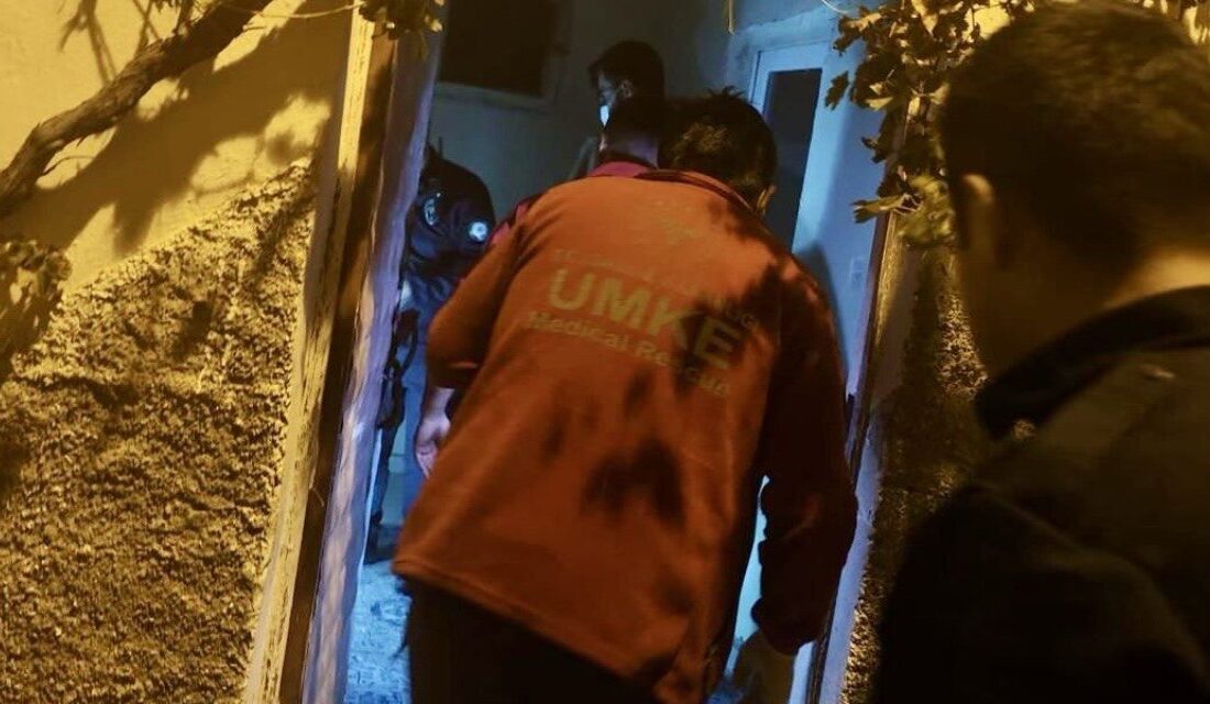Kahramanmaraş’ta yakınlarının haber alamadığı yaşlı adam evinde ölü bulundu.