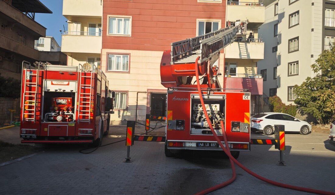 Kahramanmaraş'ın Dulkadiroğlu İlçesi Divanlı Mahallesi'nde bulunan 5 katlı bir binanın