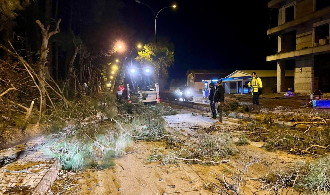 Dün şehir merkezinde etkisini gösteren fırtınanın şiddeti saatte 95 kilometre