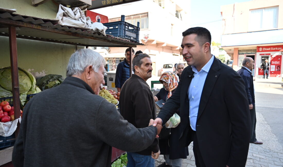 Kadirli Belediye Başkanı Mustafa Mert Olcar, Andırın Caddesi’nde esnaflarla bir