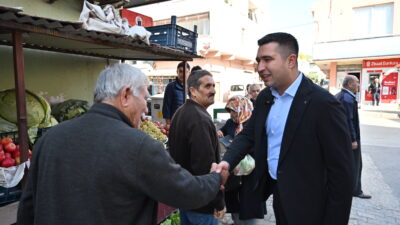 Kadirli Belediye Başkanı Mustafa Mert Olcar, Andırın Caddesi’nde esnaflarla bir